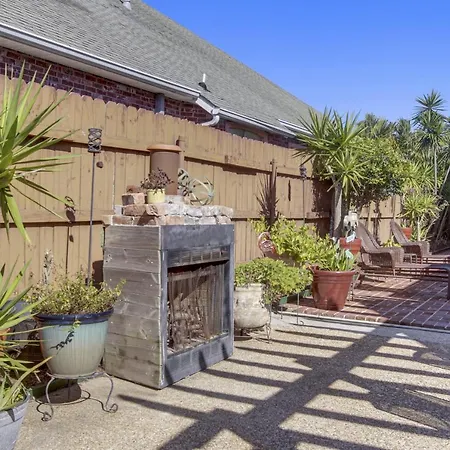 Lovely Home Only 15Mins From Downtown Nola-3