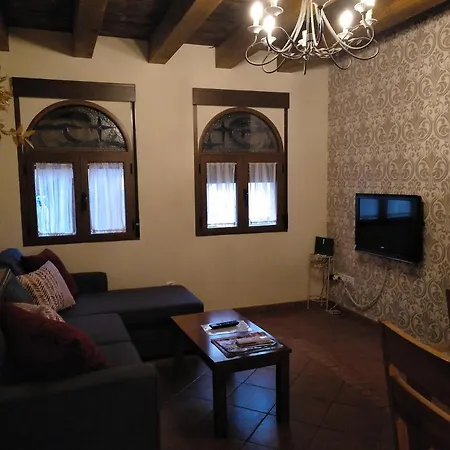 Apartamentos La Casa Del Grial-3