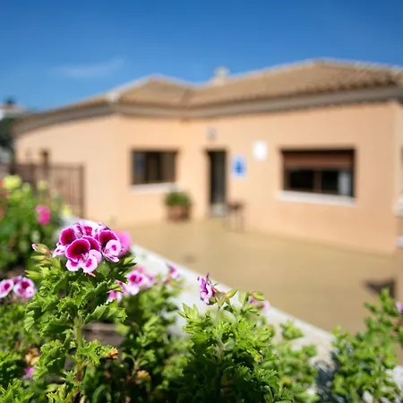Apartamentos Turísticos La Castilleja-2