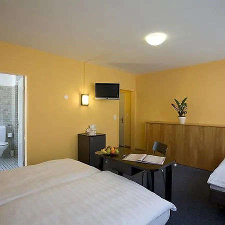 X-Tra Hotel-3
