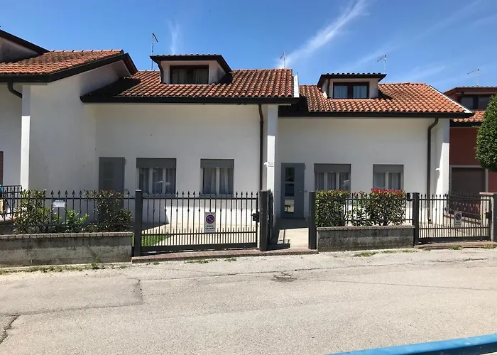 VILLINI OASI - CASETTA VICINO AL MARE CON scoperto esclusivo DA COLLA Lido di Jesolo