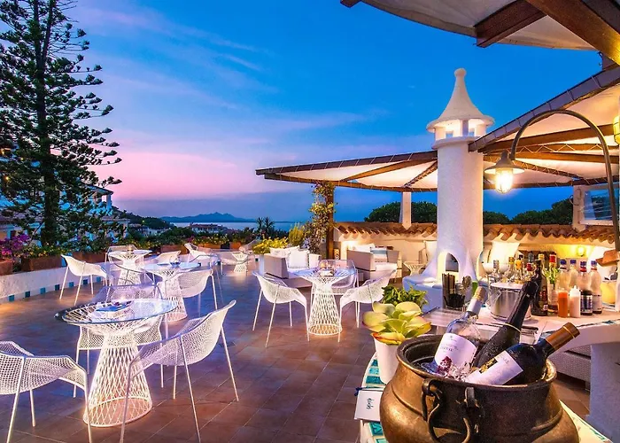 Hotel Punta Est Baja Sardinia Mit Golfplatz