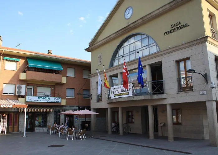 AR Apartamentos Soto Real