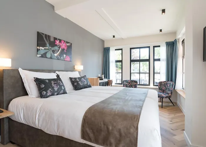 Hof Van Holland Hotel