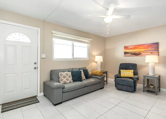 Island House Apartment Englewood