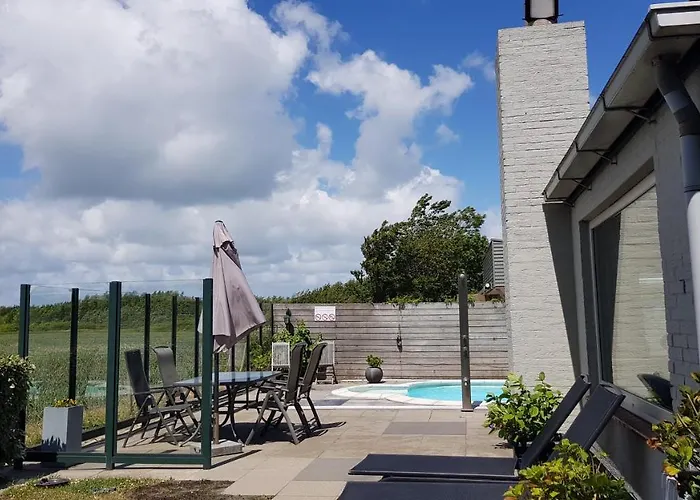 Zoet&Zout Villa Zoutelande met een Zwembad