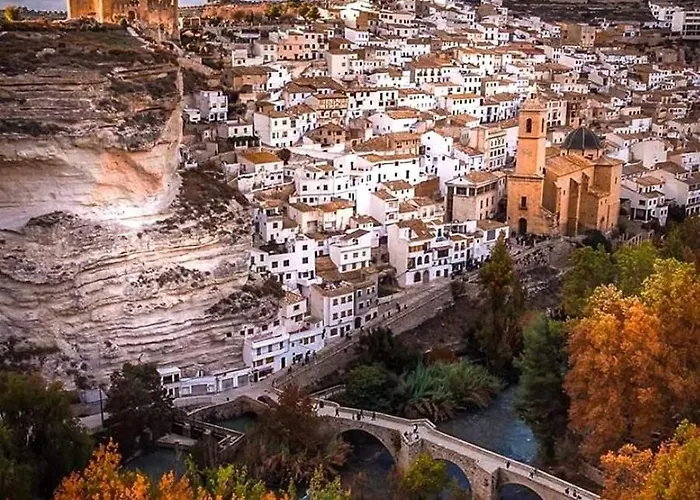 Apartamentos Los Robles Alcala del Jucar