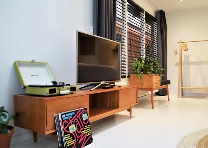 The Sunset Apartments Hollum 