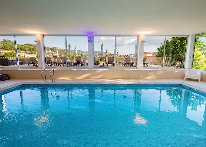 Arcos de Valdevez Hotels With Jacuzzi in Room