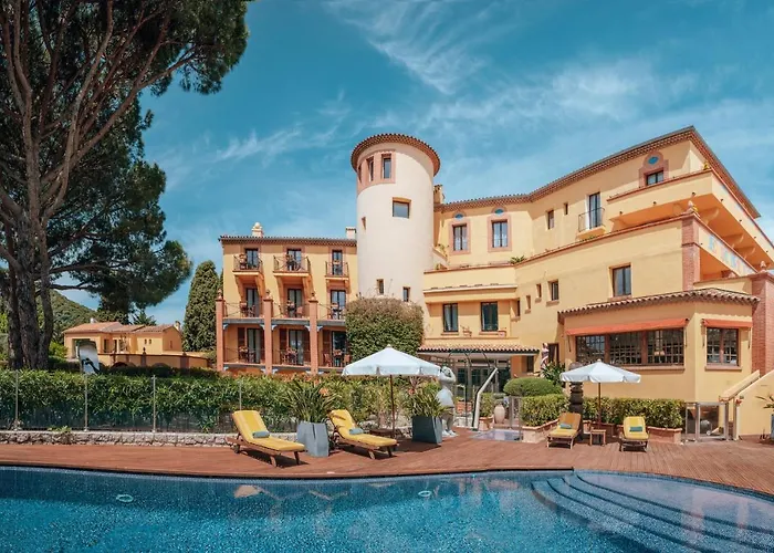 Dog Friendly Hotels in Mandelieu