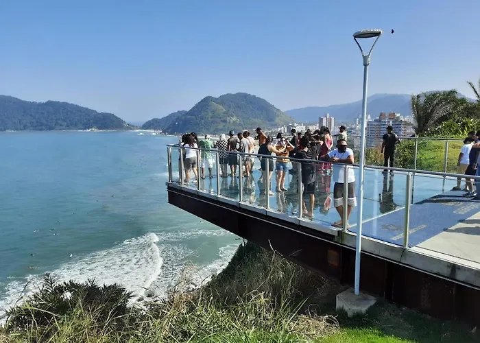 Apartamento Enseada, Guarujá, 3 dorms, 3 banhs, 8 pessoas, 02 quadras da praia, 2 sacadas, 2 vagas de garagem