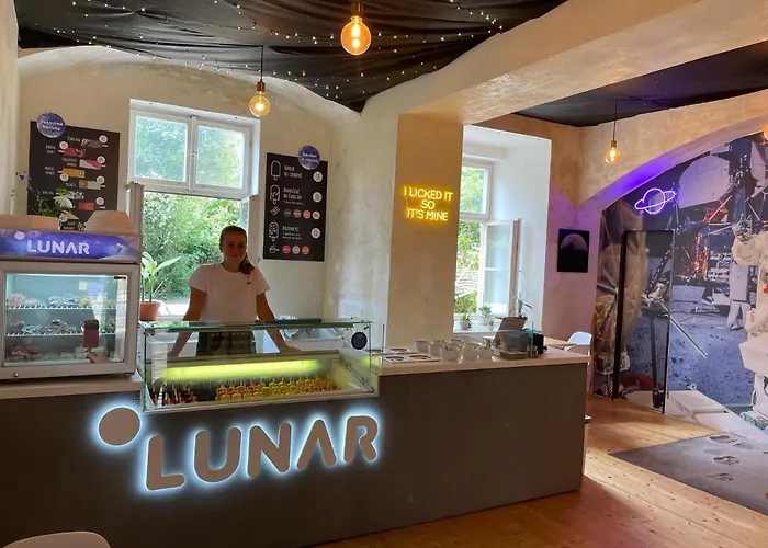 Charles Square Hostel