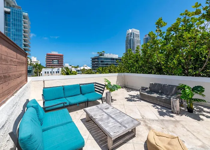 Cento Collins Stays By Mercury South Beach