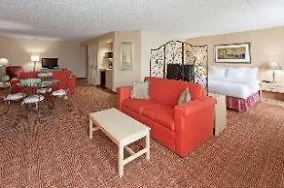 La Quinta By Wyndham Garden City