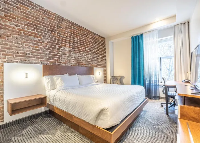 Hôtel Manoir Vieux-Québec