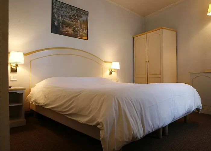 Hotel Acte V Paris Avec Terrain de Golf