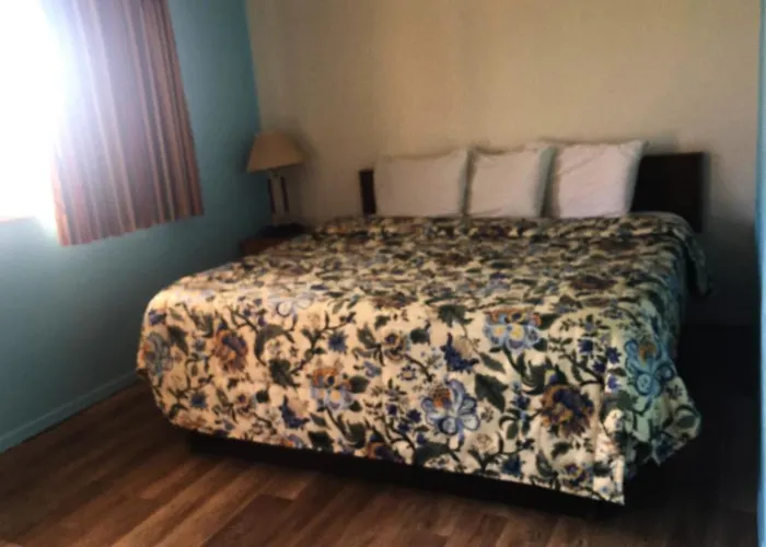 Sky Palace Inn & Suits Of El Dorado