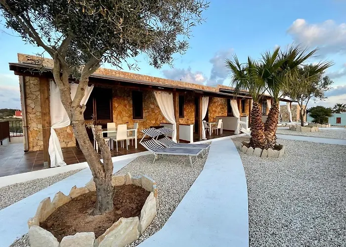 Villa Dammusi cala croce Lampedusa