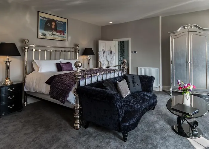 Private Dower House Hotel Lyme Regis