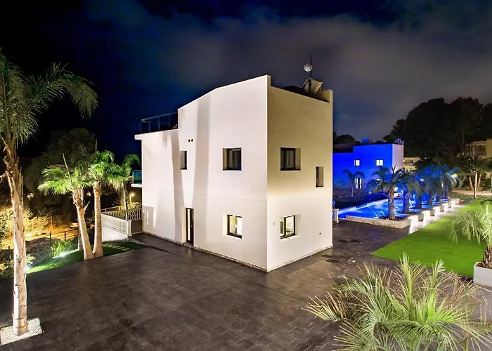 Calma - Holiday Villas