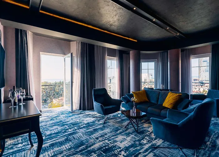 Tapis Rouge Design Boutique Hotel Batoemi