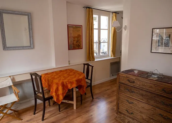 Appartement Place Des Cordeliers Dinan