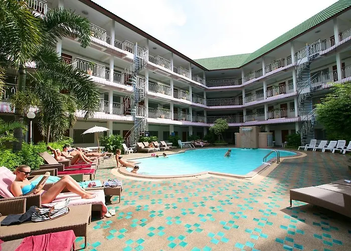 Top North Hotel Chiang Mai Avec Terrain de Golf