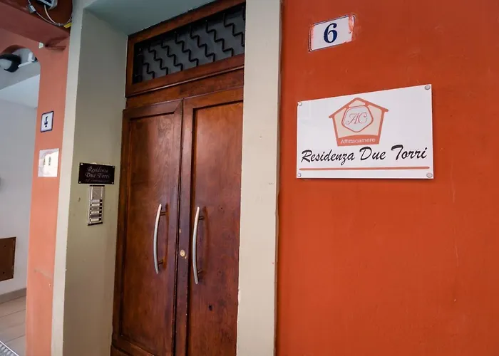 Residenza Due Torri check in presso HOTEL CENTRALE Vicolo Cattani 7