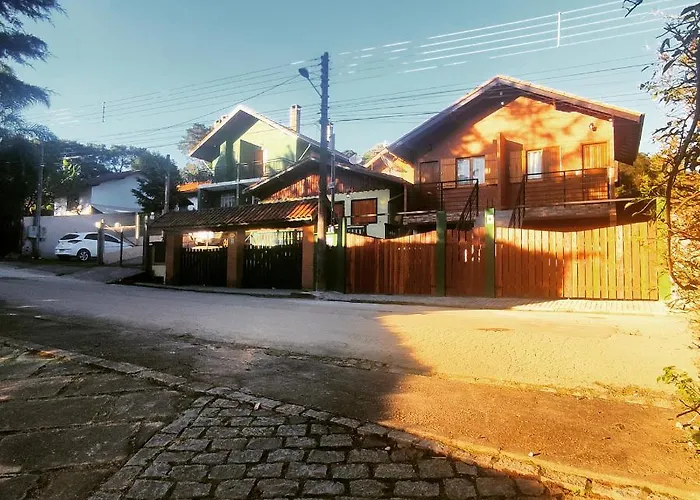 Chales E Aptos Carvalhos Em Monte Verde que aceita animais de estimação