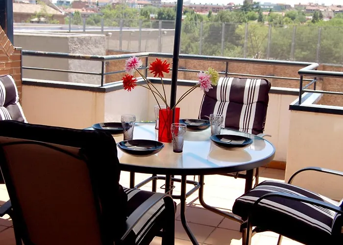 Apartamentos Cinco Rosas Madrid