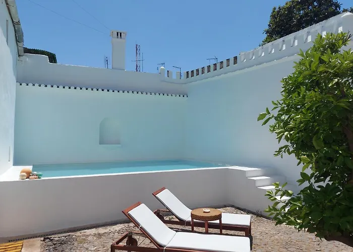 Casa Ancha