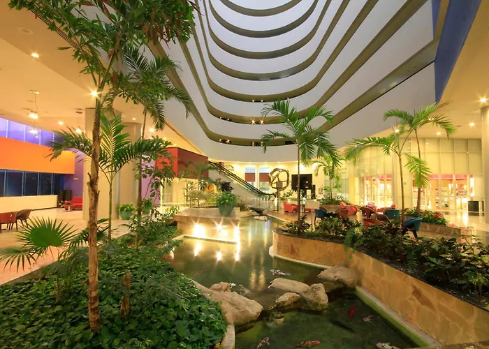 Holiday Inn Monterrey-Parque Fundidora By Ihg
