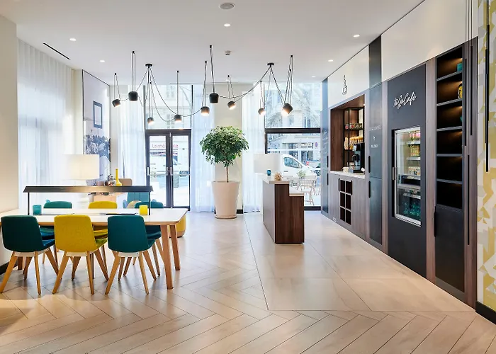 Holiday Inn Nice By Ihg Mit Golfplatz