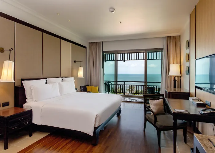 Intercontinental Pattaya Resort By Ihg Mit Golfplatz
