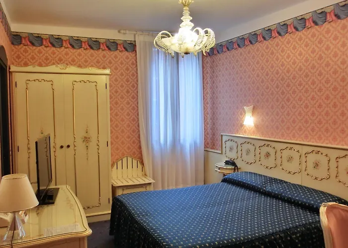 Hotel Diana