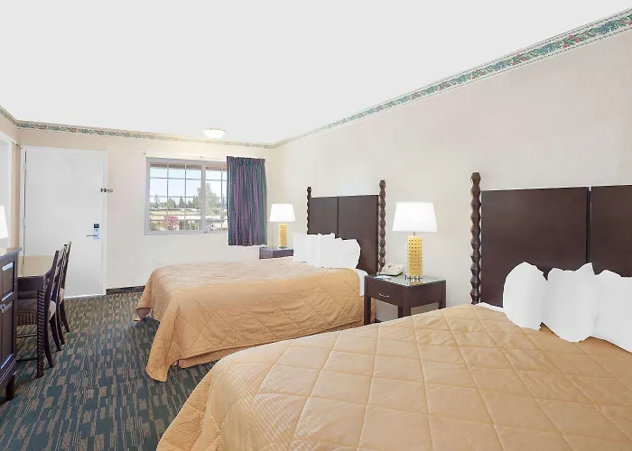 Days Inn By Wyndham Fresno Central