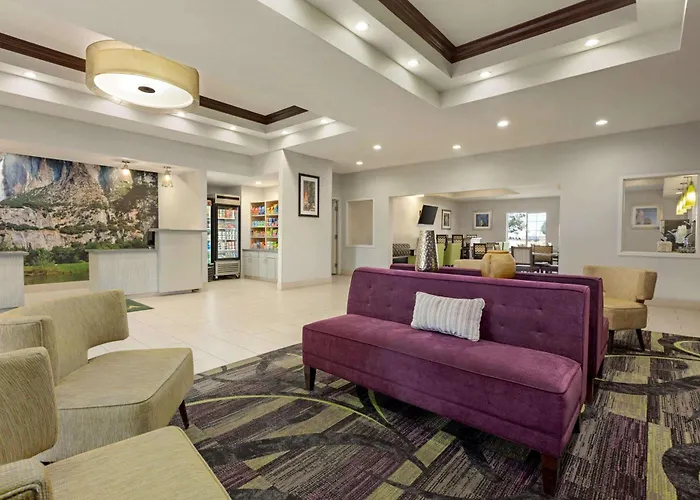 Hotel La Quinta By Wyndham Fresno Northwest