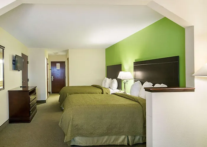 Quality Inn & Suites Harvey - Chicago Southland