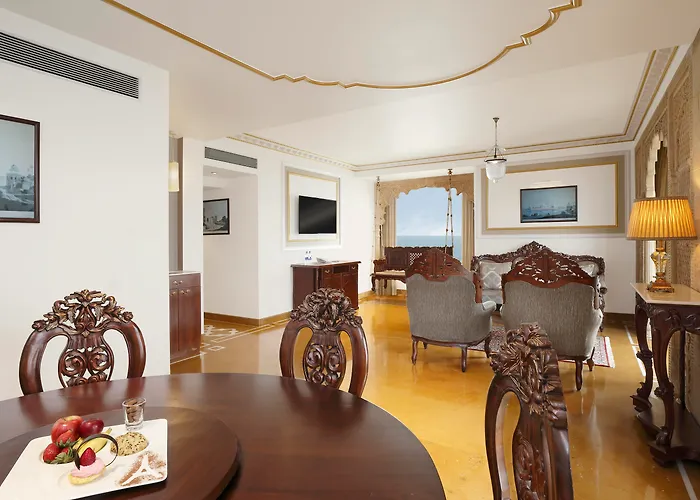 Haustierfreundliches Novotel Mumbai Juhu Beach