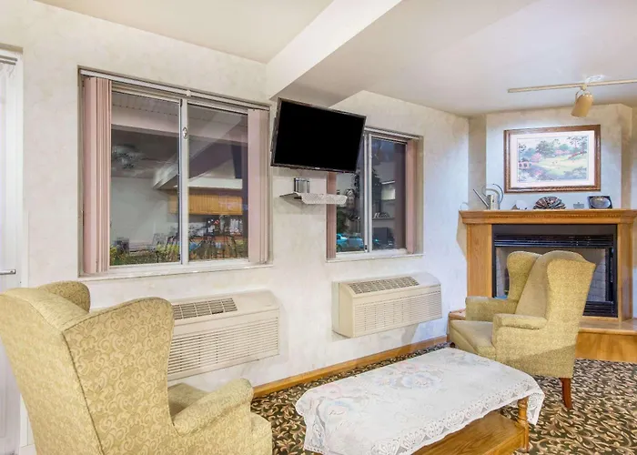 Super 8 By Wyndham West Middlesex/Sharon Area