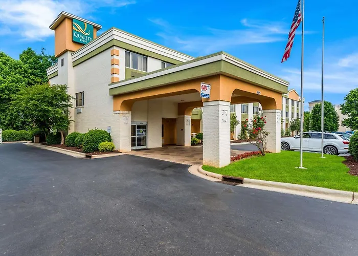 Pet friendly Quality Inn Huntersville Near Lake Norman