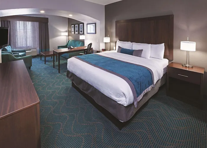 La Quinta Inn & Suites By Wyndham Fort Worth Arlington West