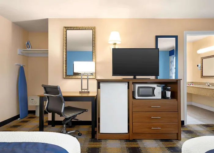 Days Inn By Wyndham Middletown/Newport Area