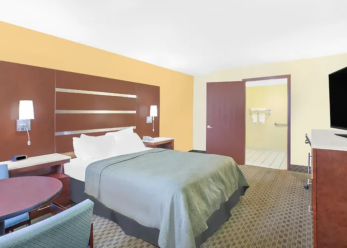 Days Inn By Wyndham Fayetteville