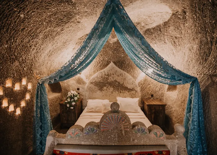 Holiday Cave Hotel