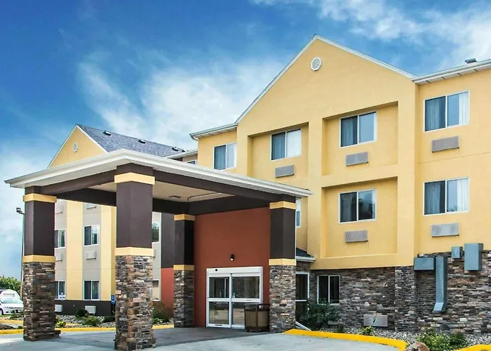 Pet friendly Comfort Inn & Suites Waterloo - Cedar Falls