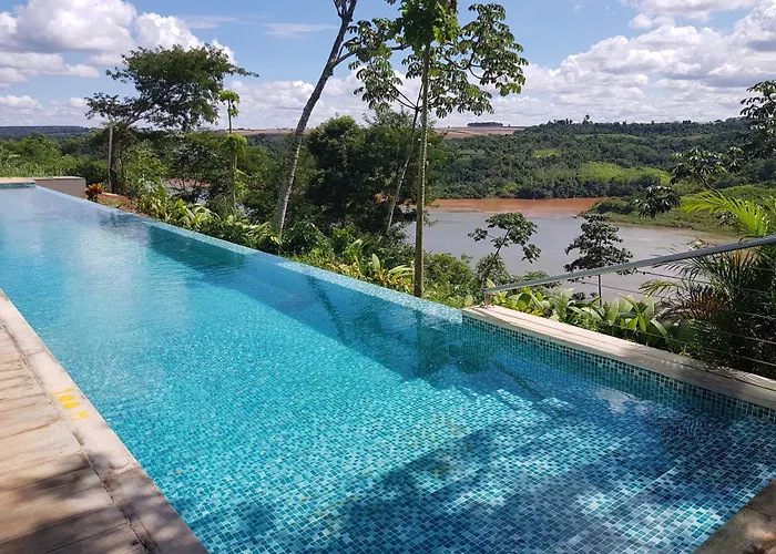 Hotel Guaminí Misión Puerto Iguazú - um hotel de 4 estrelas