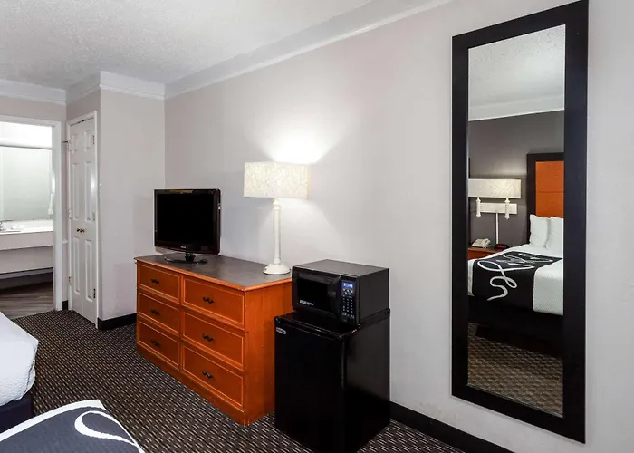 La Quinta Inn By Wyndham Laredo I-35