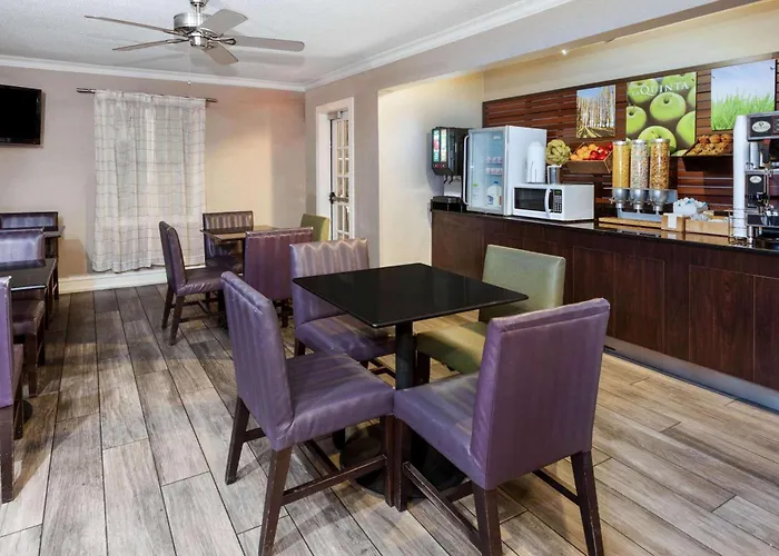 La Quinta Inn By Wyndham Laredo I-35