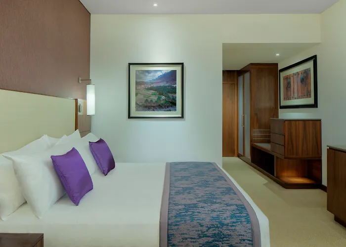 Crowne Plaza Muscat Ocec By Ihg Hotel